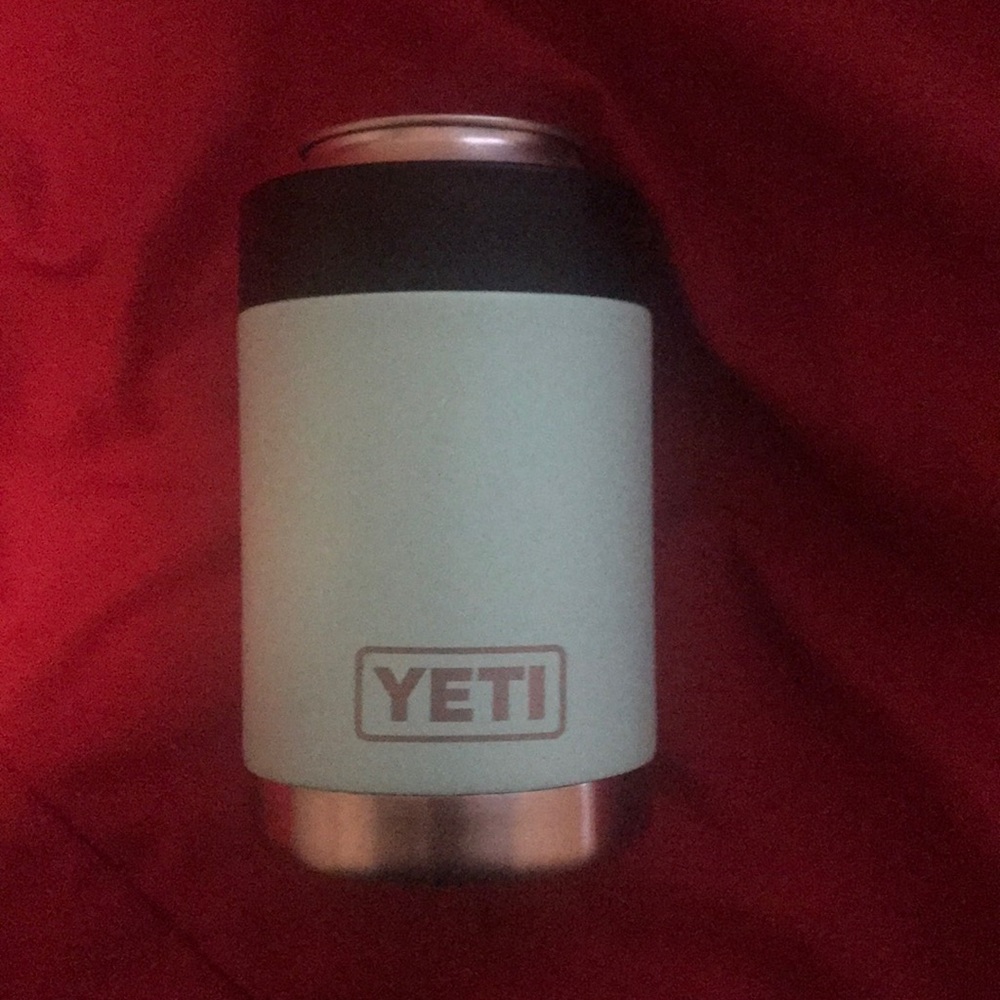 Sea foam green yeti 12oz rambler colster